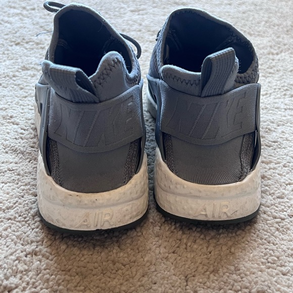 NIKE grey AIR HUARACHE sneakers - Picture 4 of 6